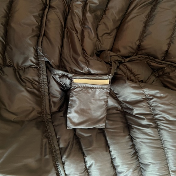 Moncler Raie short down jacket. - Picture 9 of 15